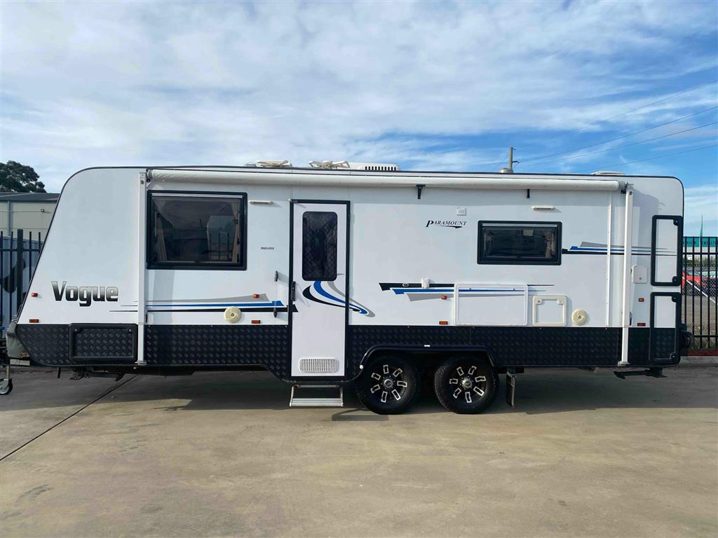 2015 PARAMOUNT VOGUE Caravan