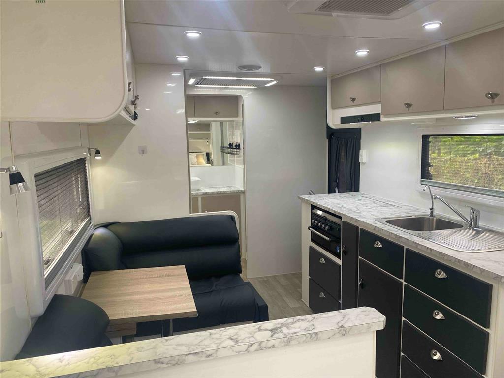 2020 SILVER VALLEY BAROSSA Caravan