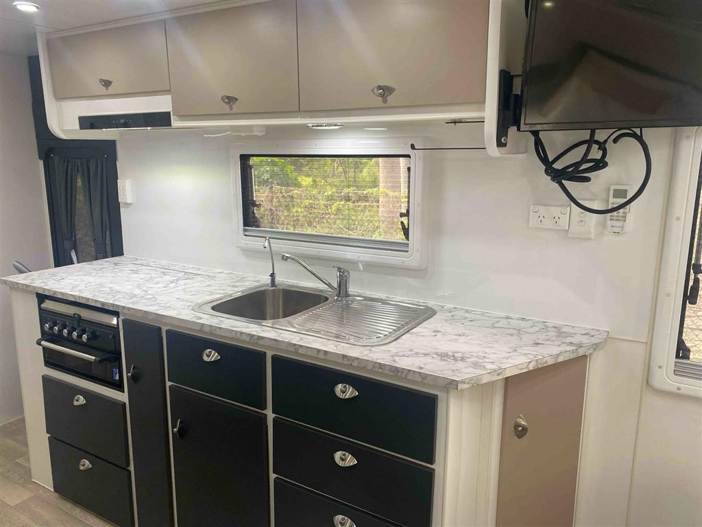2020 SILVER VALLEY BAROSSA Caravan