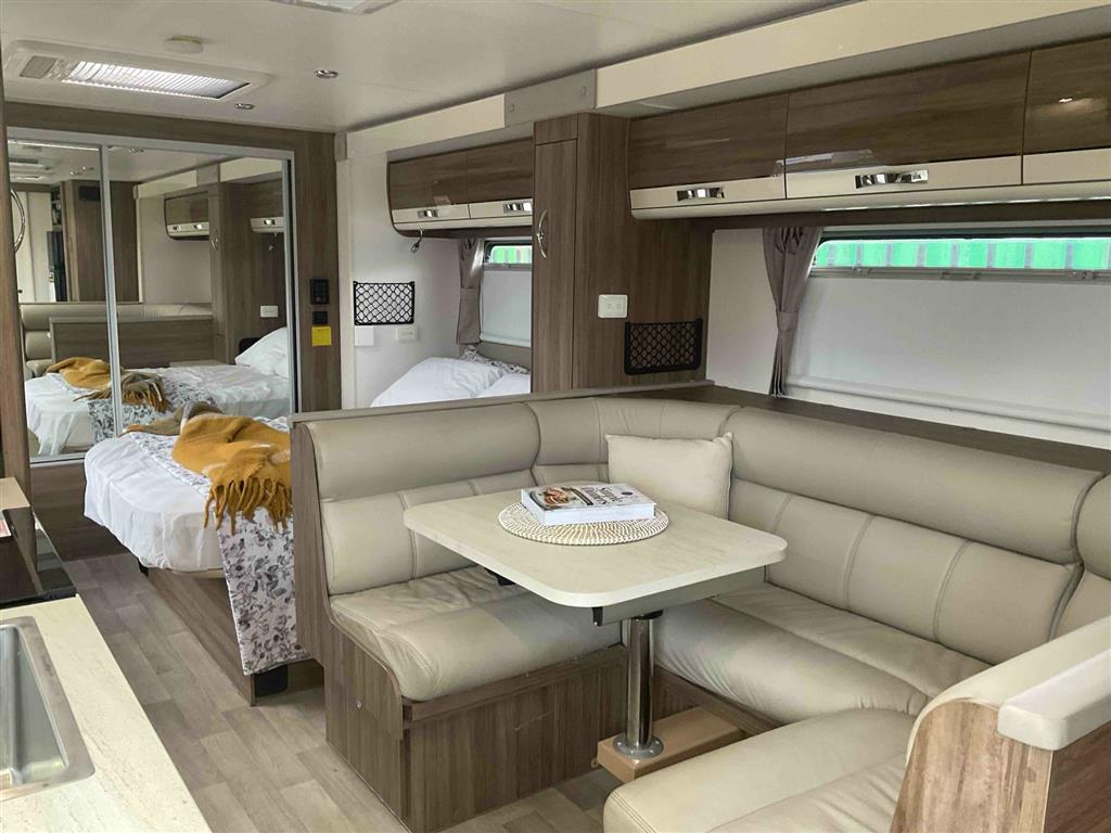 2017 JAYCO SILVERLINE Caravan 24.75-3