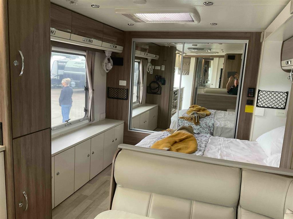 2017 JAYCO SILVERLINE Caravan 24.75-3