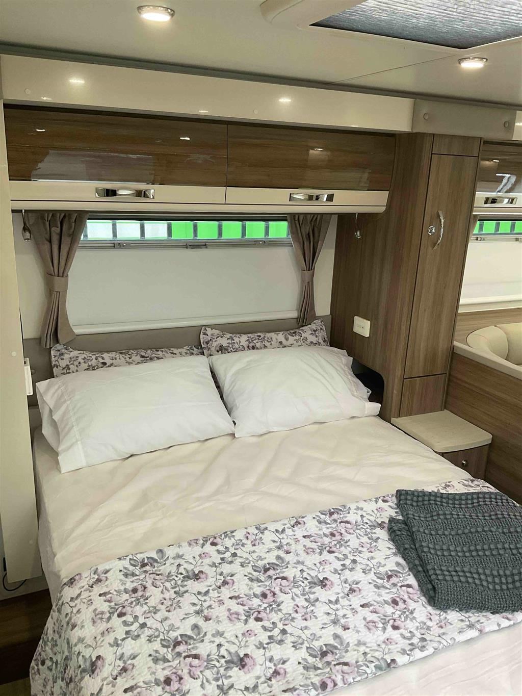 2017 JAYCO SILVERLINE Caravan 24.75-3