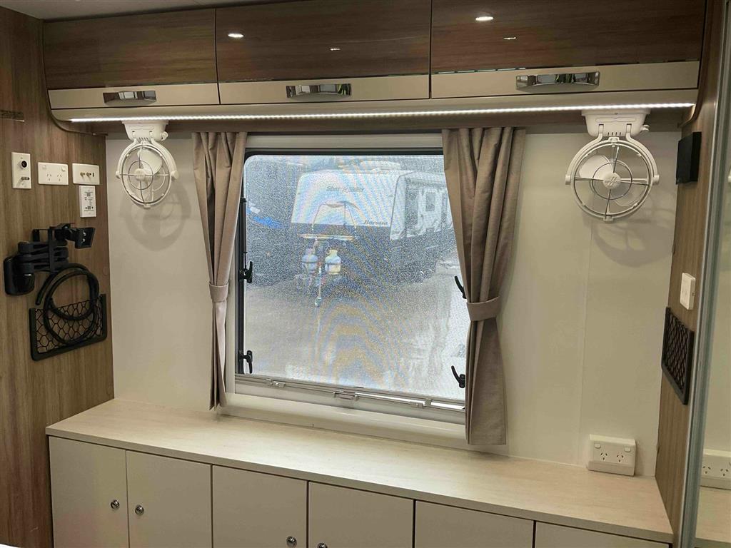 2017 JAYCO SILVERLINE Caravan 24.75-3