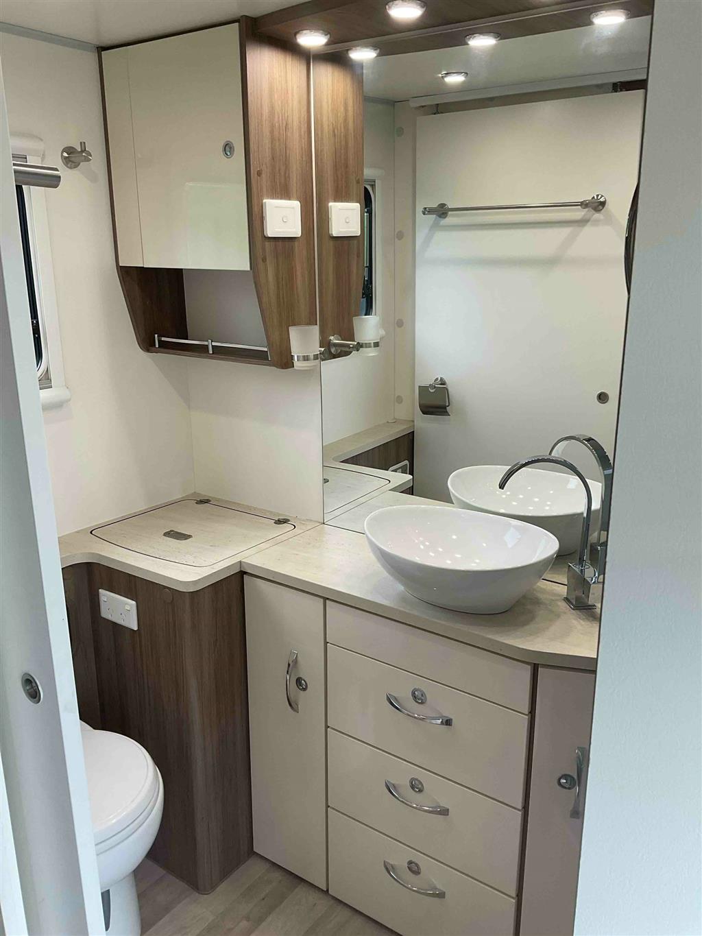2017 JAYCO SILVERLINE Caravan 24.75-3