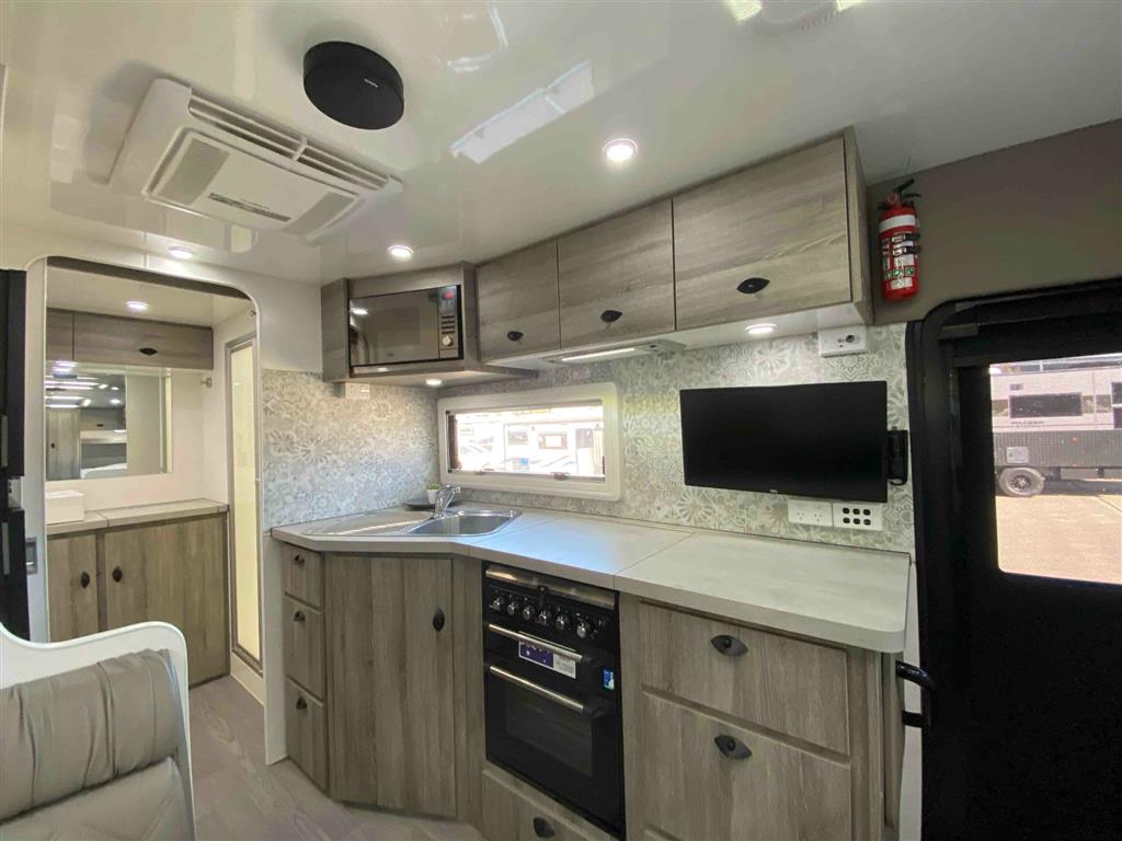 2022 OPTION RV TRACTION CARAVAN
