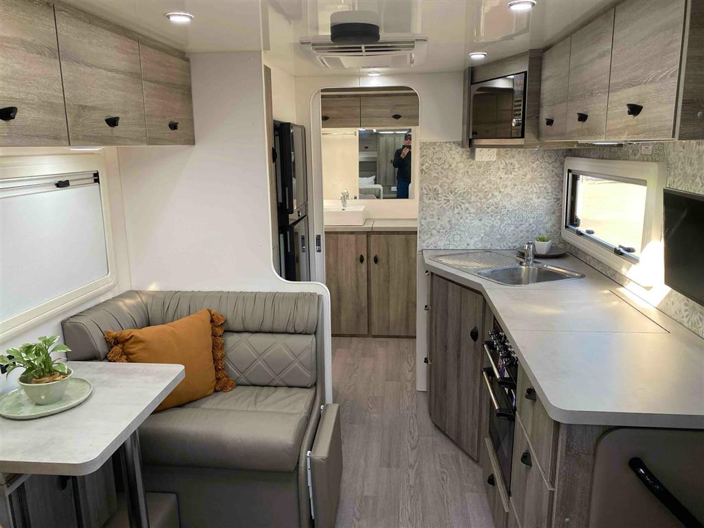 2022 OPTION RV TRACTION CARAVAN