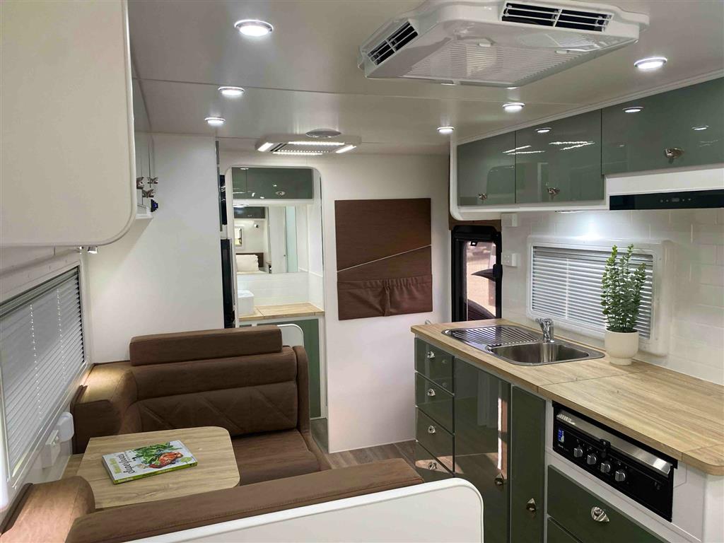 2027 SILVER VALLEY CARAVANS YARRA CARAVAN