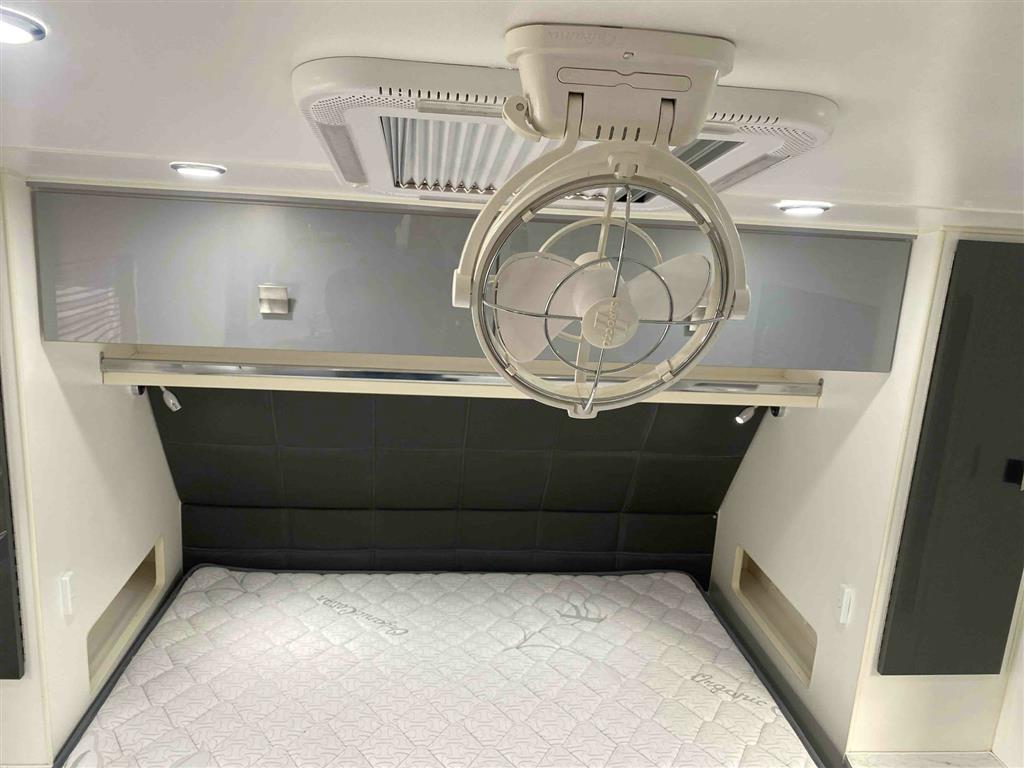 2019 VACATIONER ROADTRACKER CARAVAN