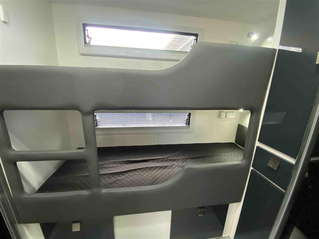 2019 VACATIONER ROADTRACKER CARAVAN