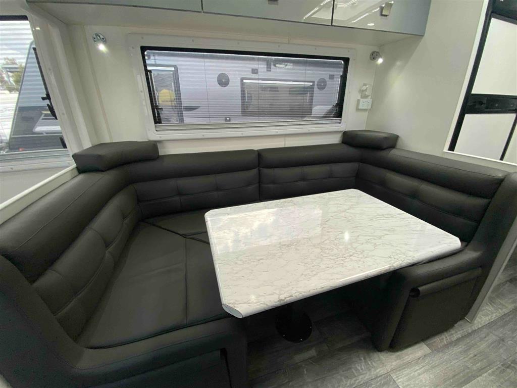 2019 VACATIONER ROADTRACKER CARAVAN