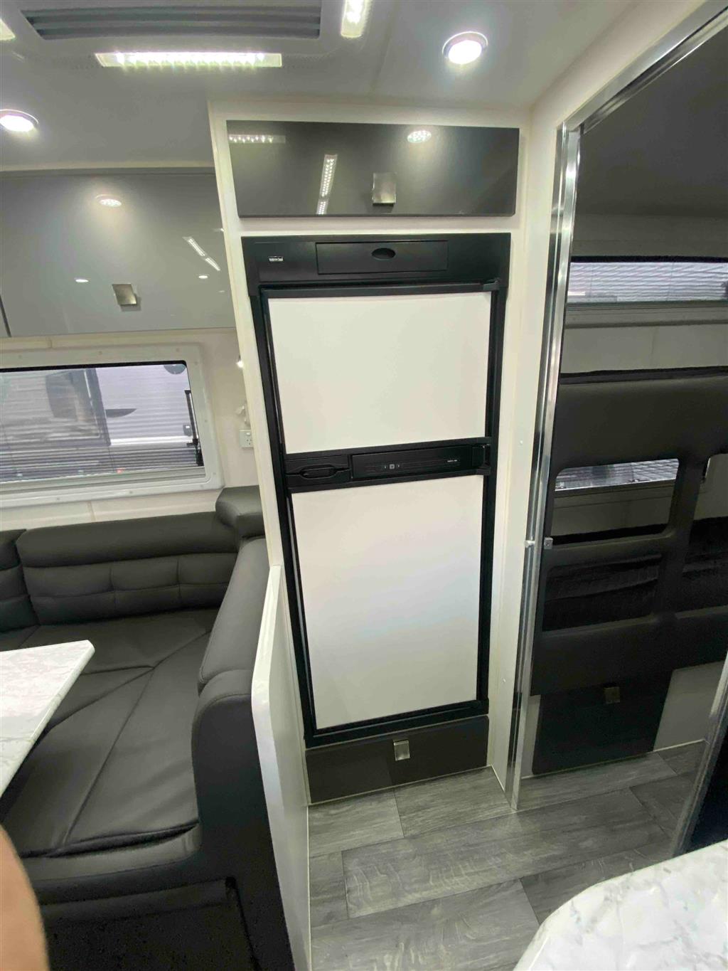 2019 VACATIONER ROADTRACKER CARAVAN