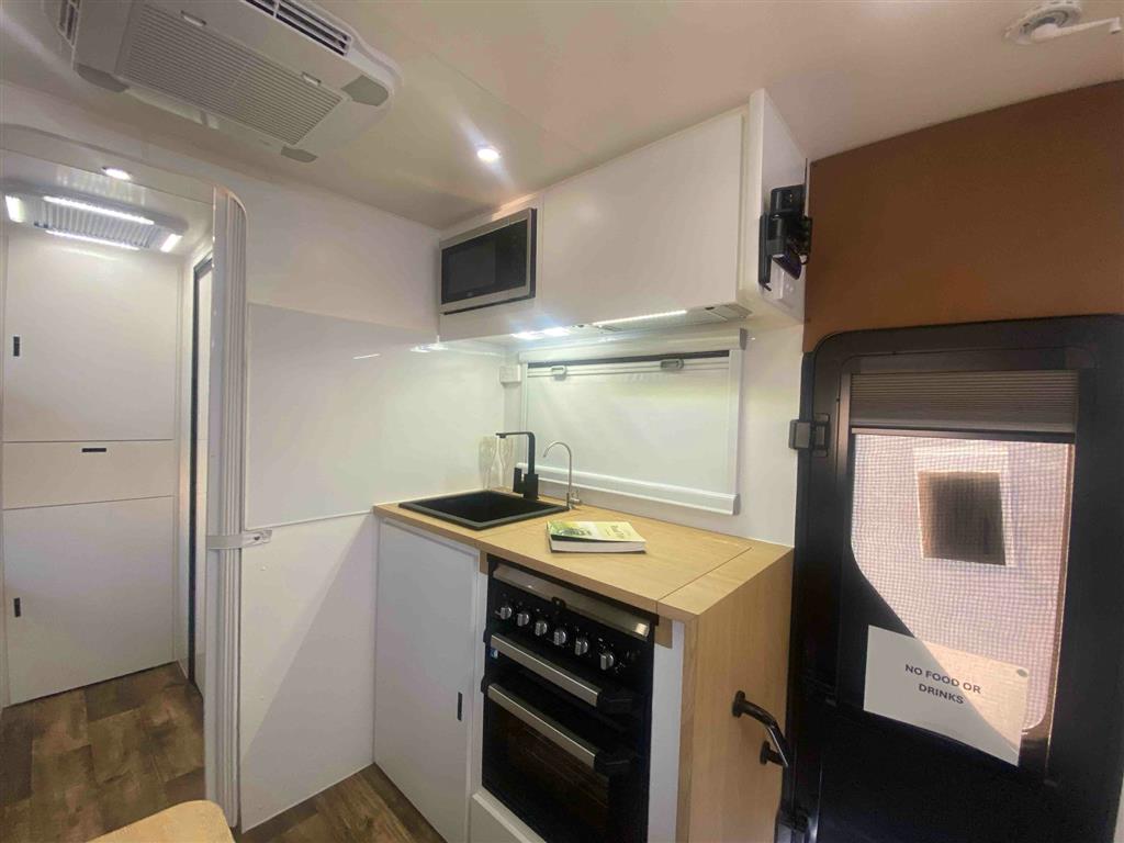 2025 HURRICANE FAMILY TUFF RIDER CARAVAN