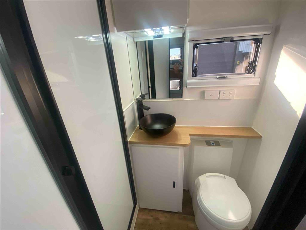2025 HURRICANE FAMILY TUFF RIDER CARAVAN