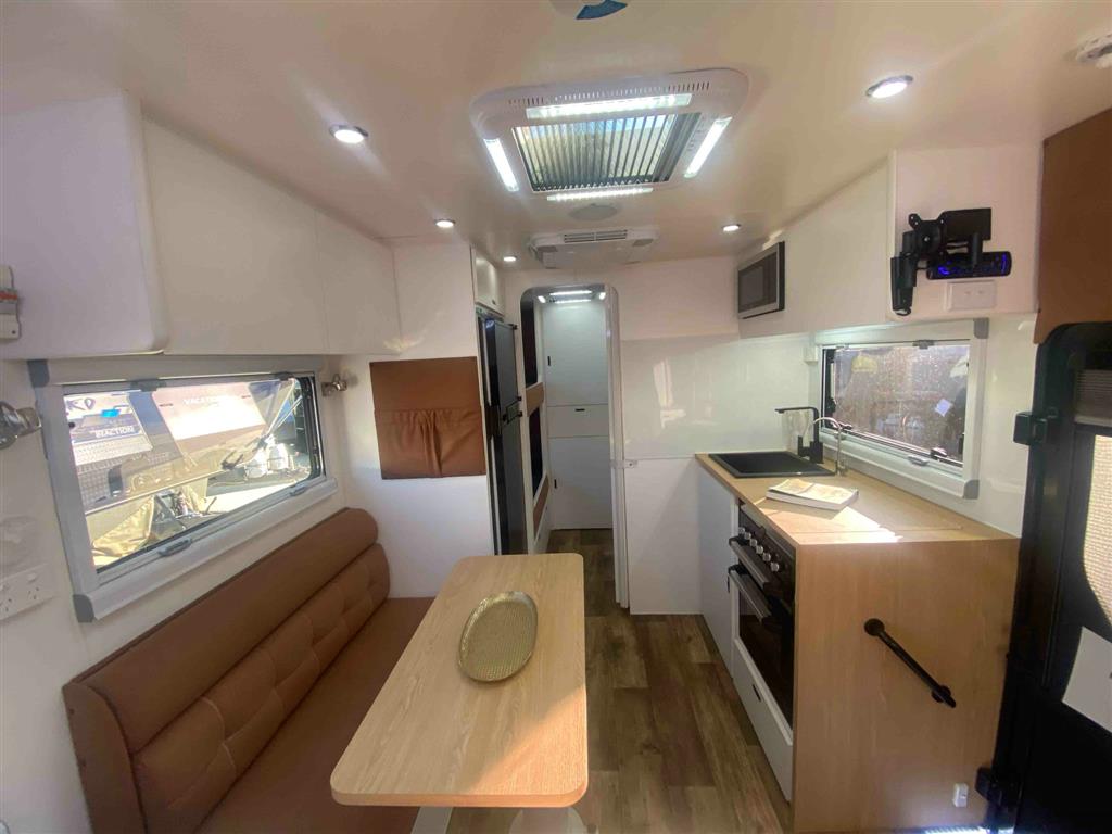 2025 HURRICANE FAMILY TUFF RIDER CARAVAN