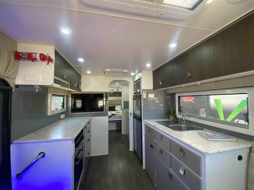2019 Vacationer Roadtracker Caravan Club Lounge