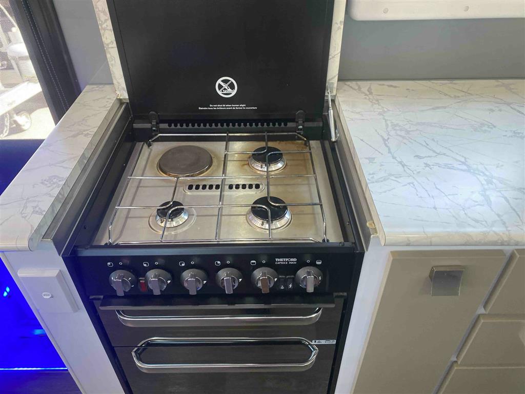 2019 Vacationer Roadtracker Caravan Club Lounge