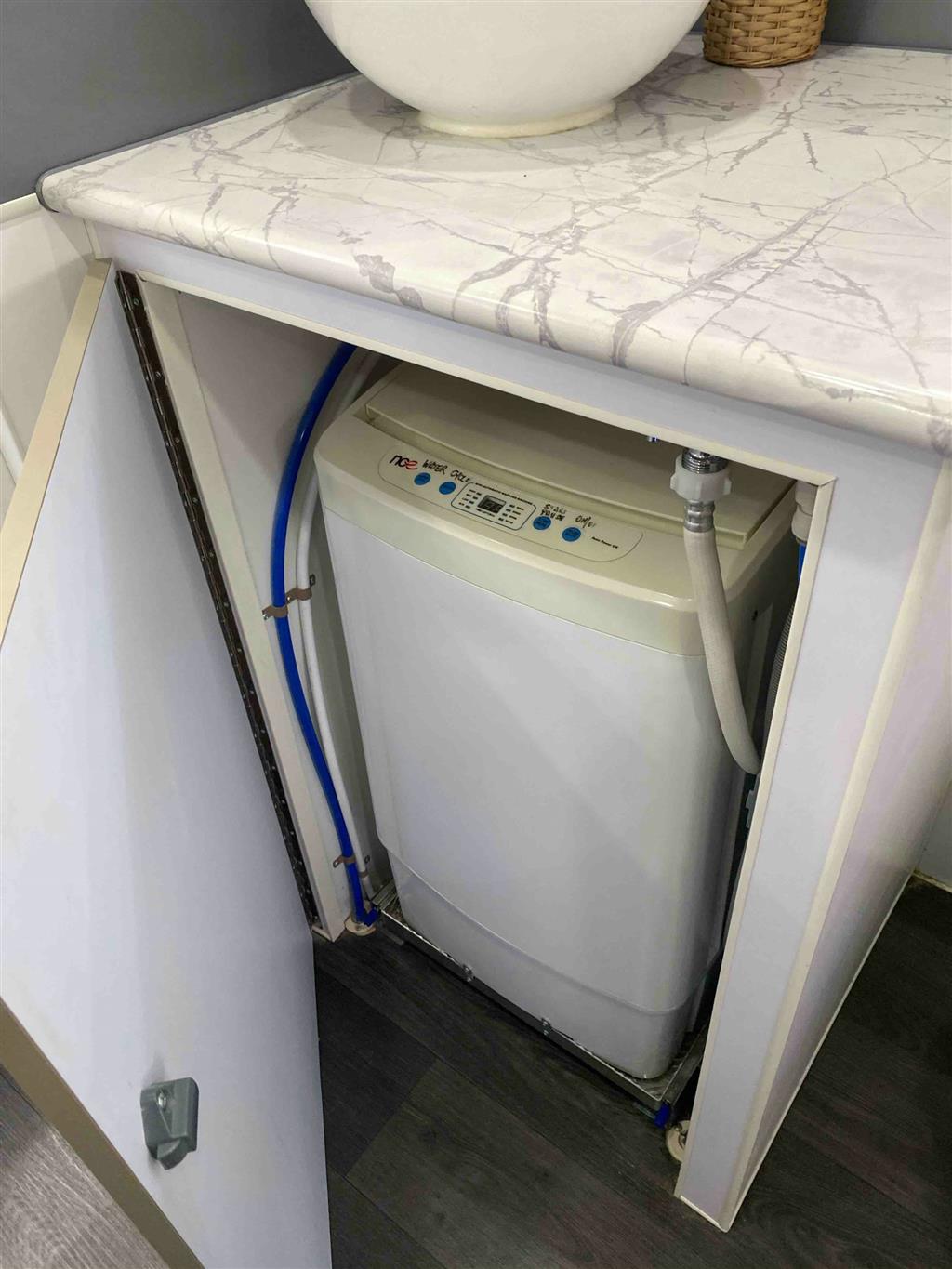 2019 Vacationer Roadtracker Caravan Club Lounge
