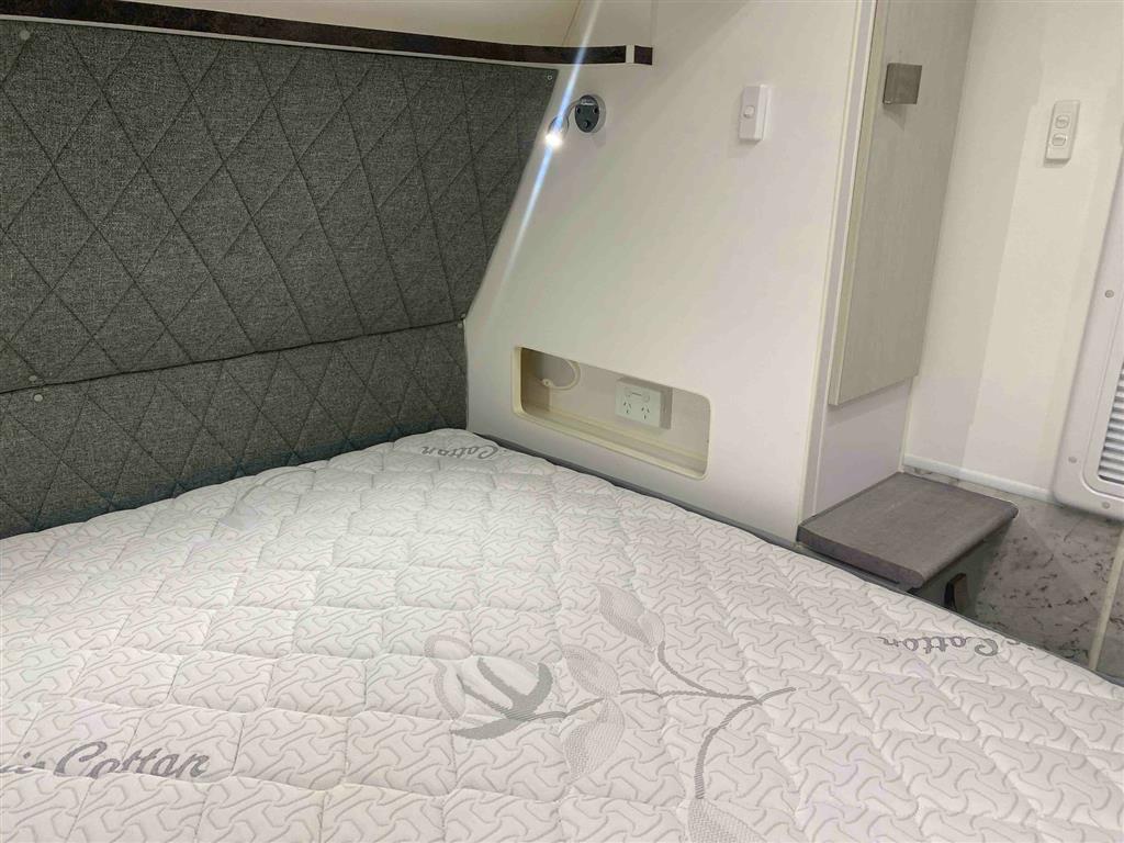 2019 VACATIONER ROADTRACKER CARAVAN