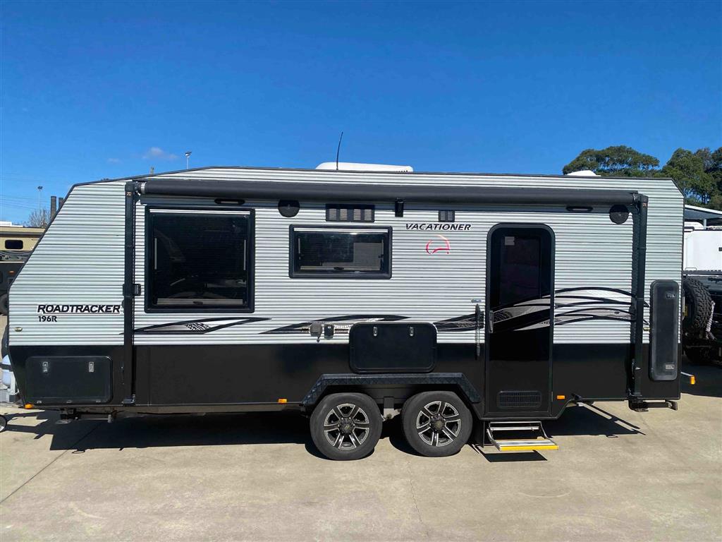 2019 VACATIONER ROADTRACKER CARAVAN
