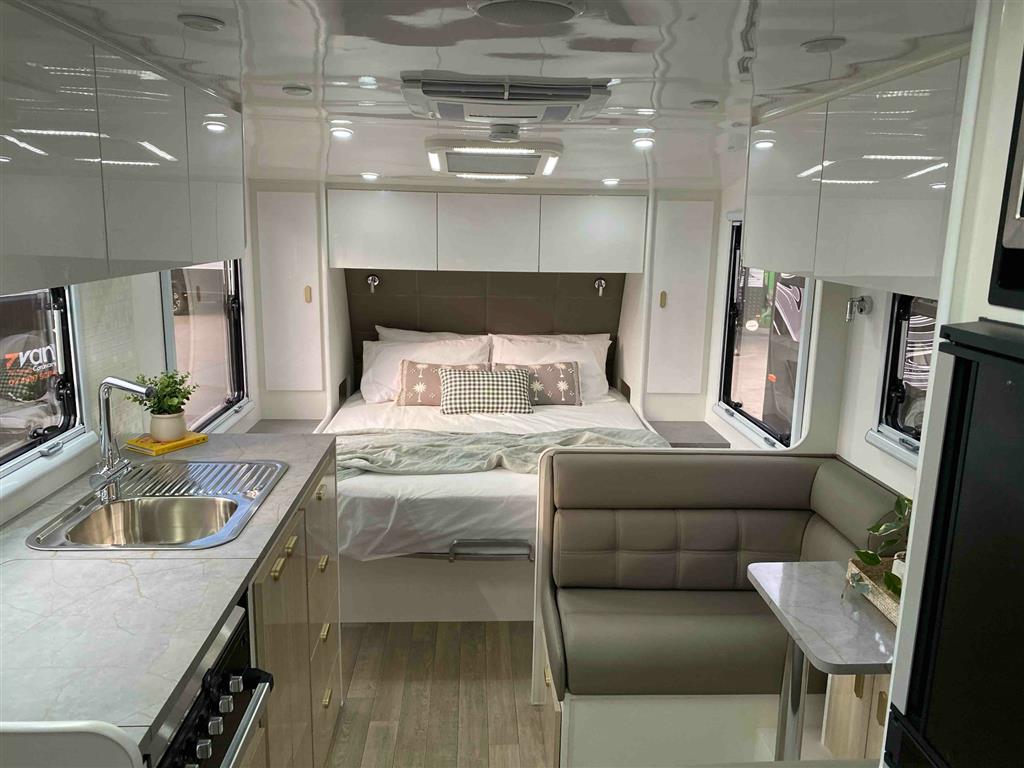 2026 HURRICANE STORM RIDER Caravan