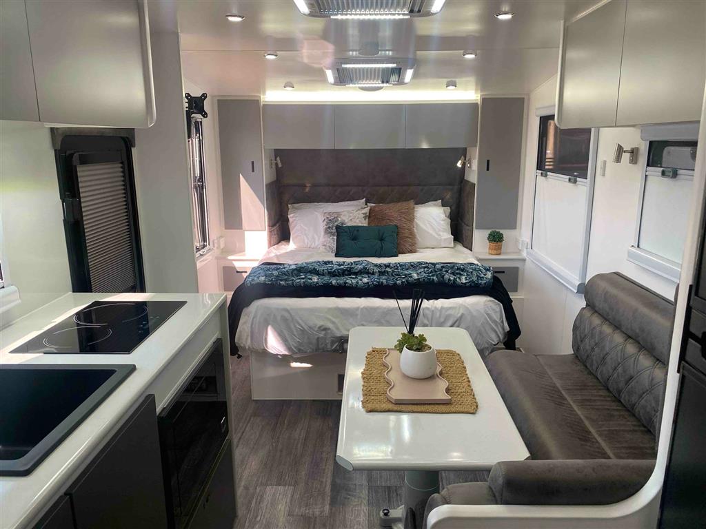 2026 HURRICANE FAMILY TUFF RIDER CARAVAN