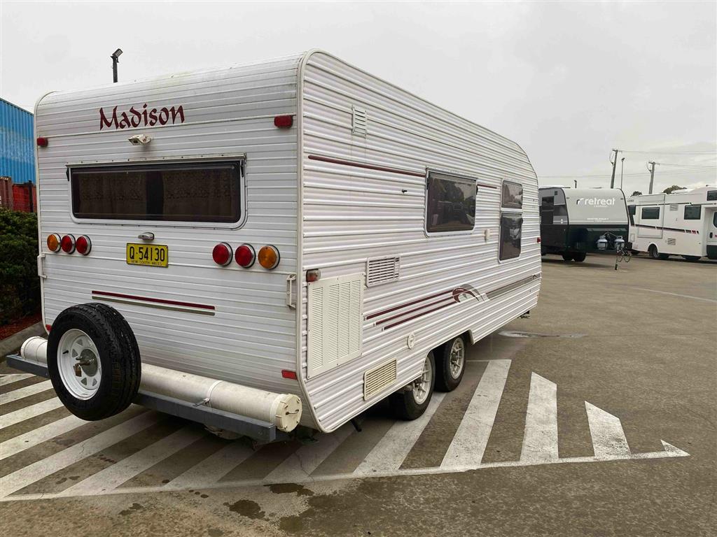 2003 MADISON SILHOUETTE Caravan