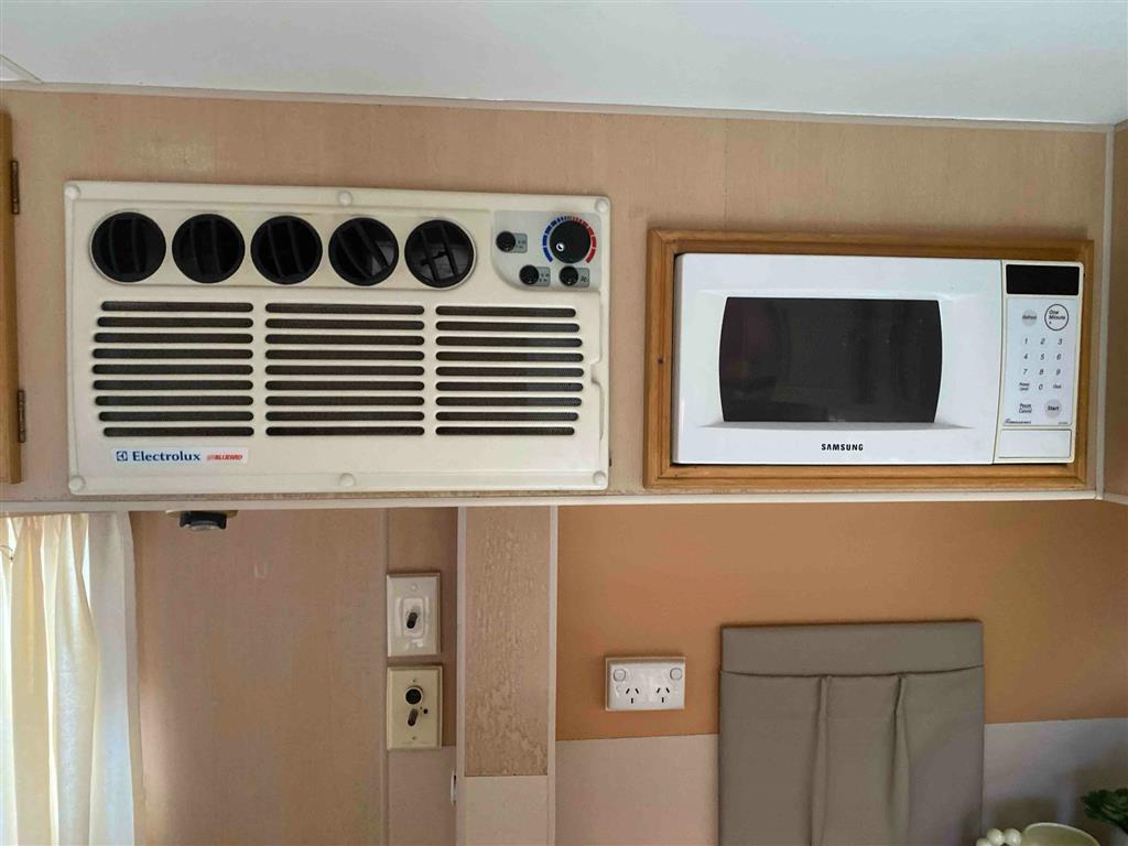 2003 MADISON SILHOUETTE Caravan