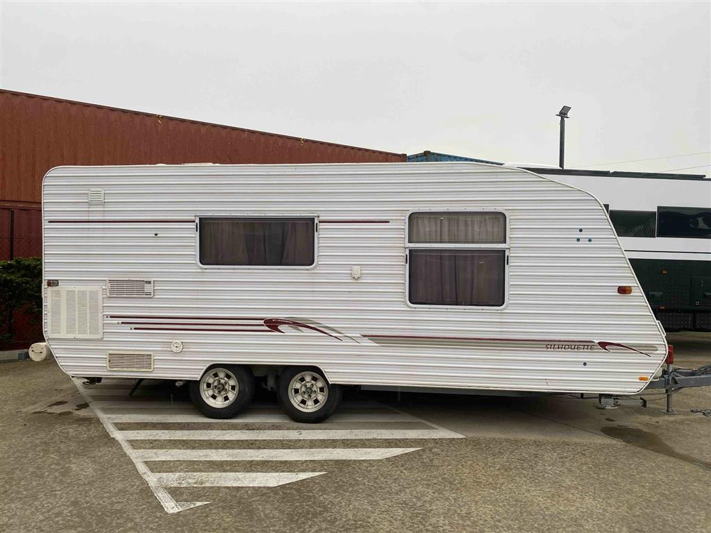 2003 MADISON SILHOUETTE Caravan