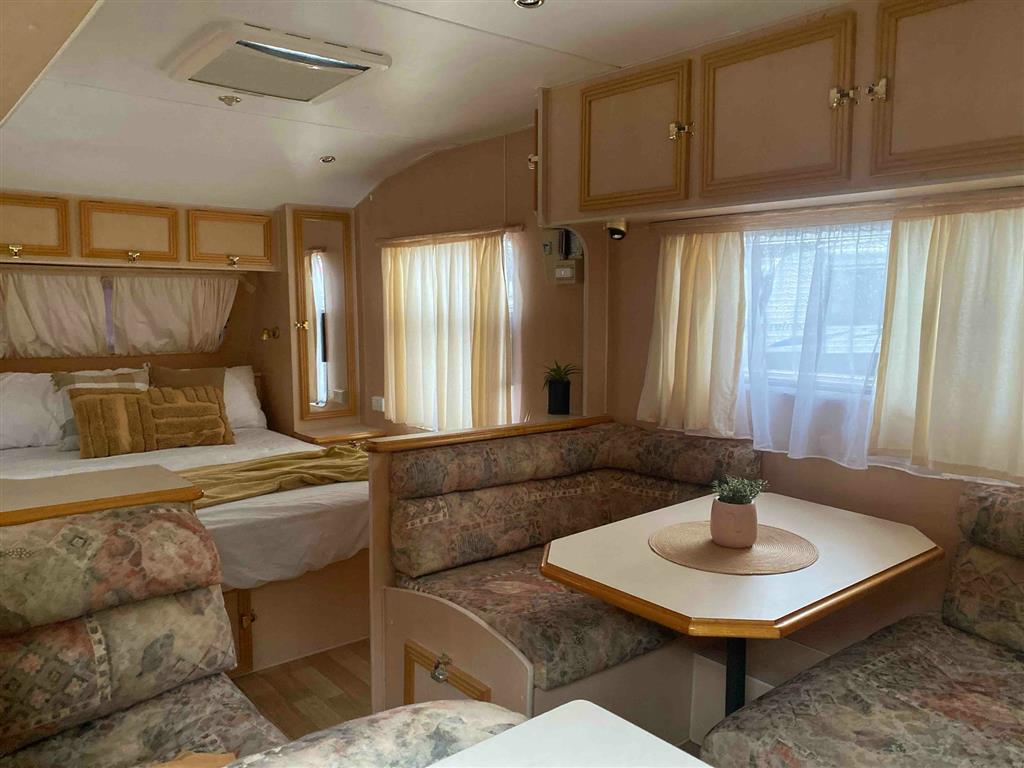 2003 MADISON SILHOUETTE Caravan