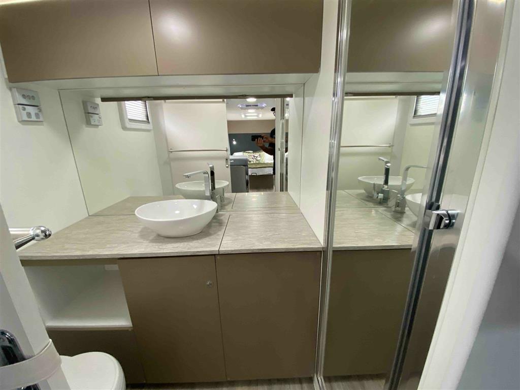 2023 PARAMOUNT ADVENTURER CARAVAN ENSUITE