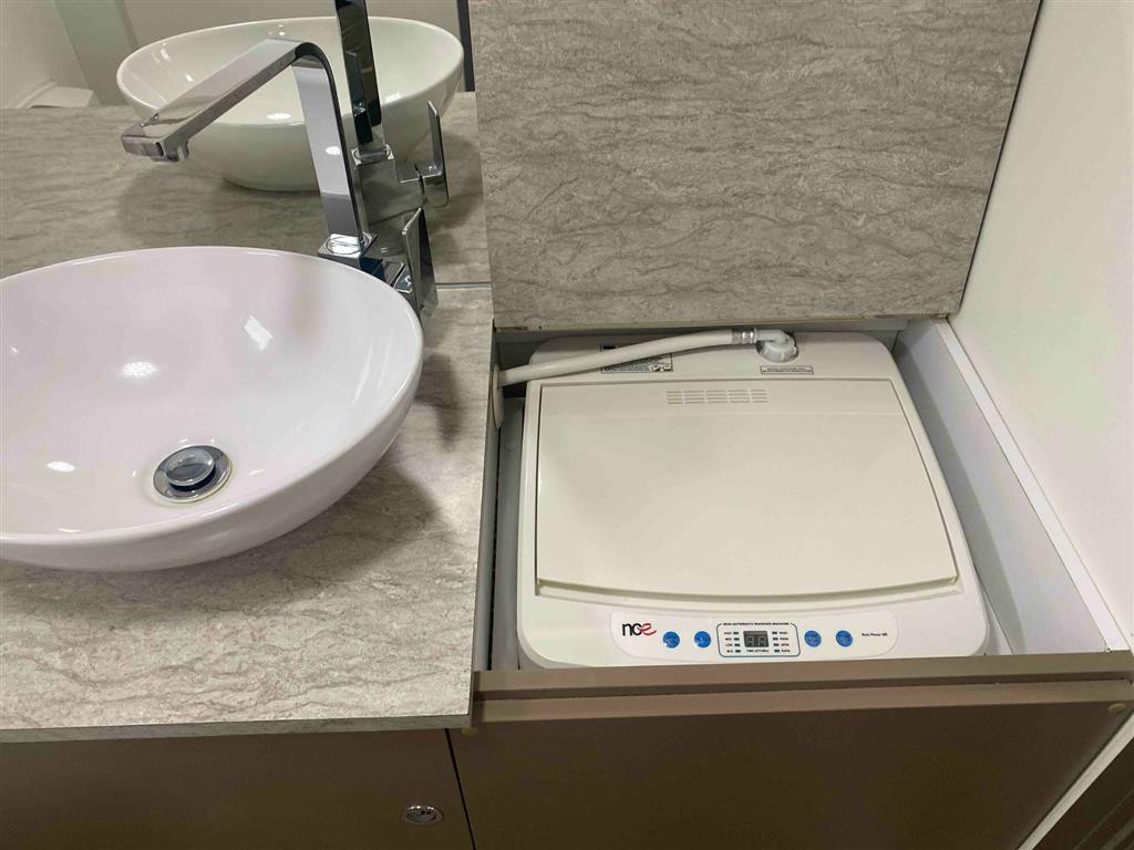 2023 PARAMOUNT ADVENTURER CARAVAN ENSUITE
