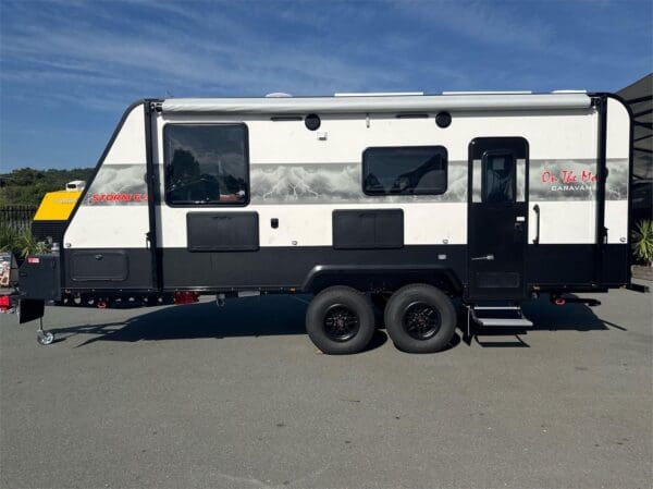 Motorhomes and Camper Trailers