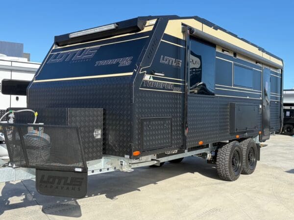  Motorhomes and Camper Trailers