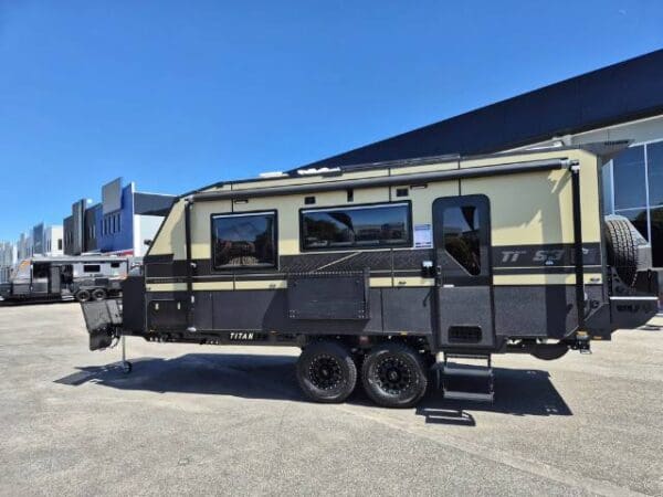  Motorhomes and Camper Trailers