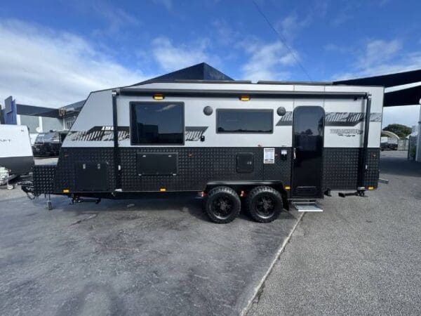  Motorhomes and Camper Trailers