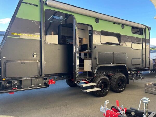  Motorhomes and Camper Trailers