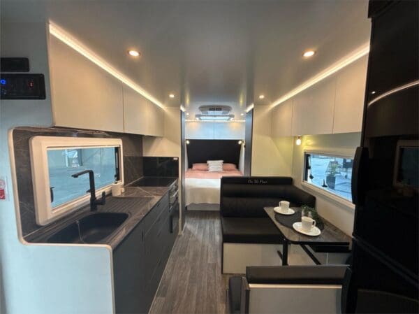  Motorhomes and Camper Trailers