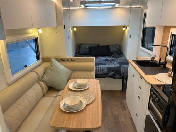  Motorhomes and Camper Trailers