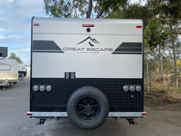  the Great Escape 21'6 Series 2 Triple Bunk delivers serious value and a smart layout that’s ready to roll.<br><br>This Special Edition includes everything you need to hit the road and stay off-grid longer