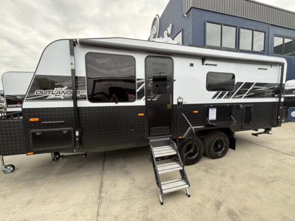  Motorhomes and Camper Trailers