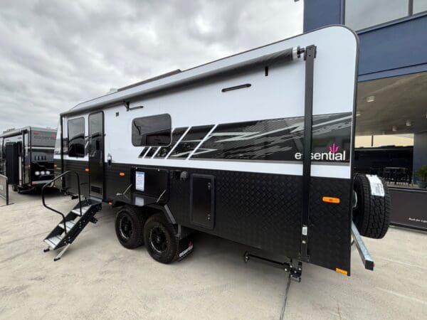 420</strong><br><br>2025 ESSENTIAL OUTLANDER DESIGN&nbsp;7.7 - 21'8 LARGE ENSUITE&nbsp;OFF ROAD CARAVAN<br><br>Welcome to Essential’s Full Off Road Ally Frame Outlander. Combining a full one-piece fiberglass XPS sandwich panel front