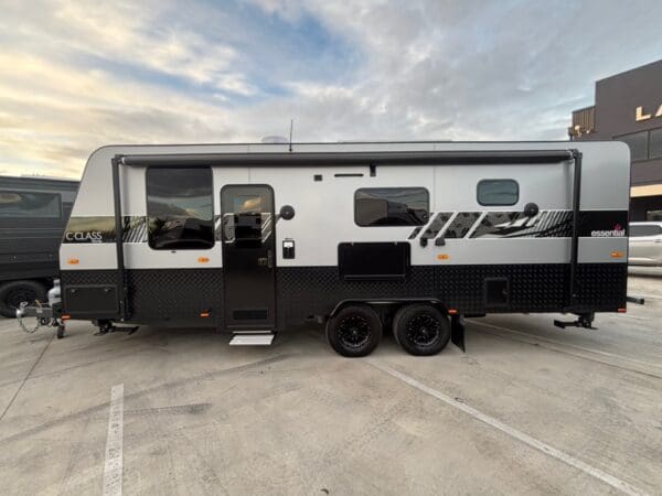  Motorhomes and Camper Trailers