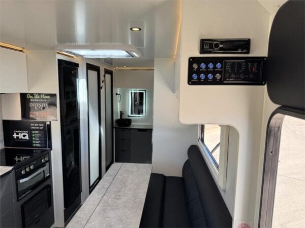  Motorhomes and Camper Trailers