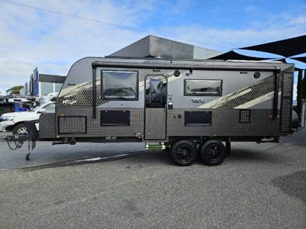  Motorhomes and Camper Trailers