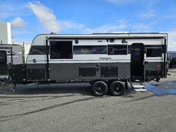  Motorhomes and Camper Trailers
