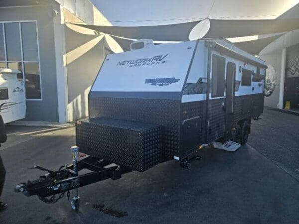 NETWORK RV TERRAIN TUFF 21'6 FAMILY BUNKS - Caravans