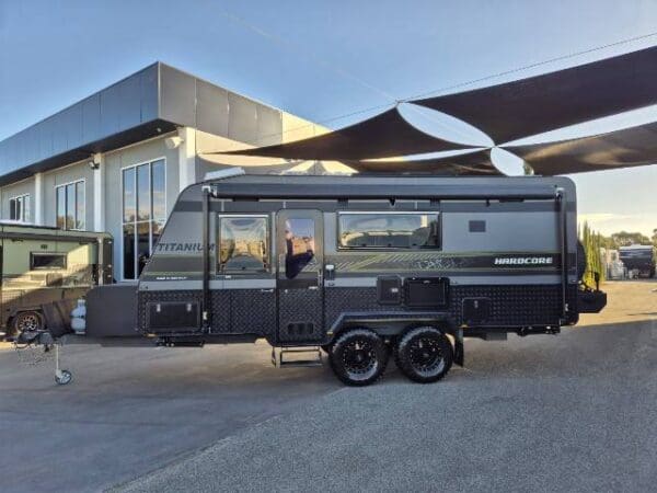 Motorhomes and Camper Trailers