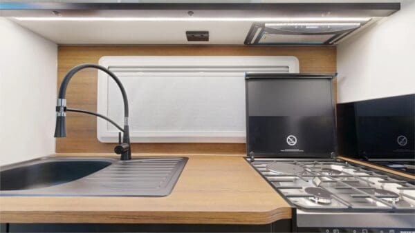  Motorhomes and Camper Trailers
