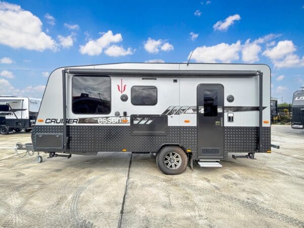  Motorhomes and Camper Trailers