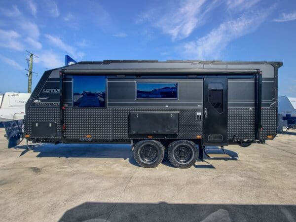  Motorhomes and Camper Trailers